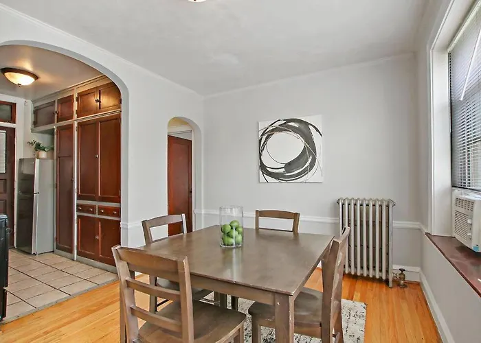 Prime In A 1br - Cullom F2 Chicago