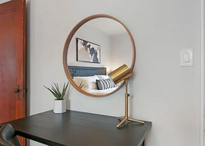 Prime In A 1br - Cullom F2 * Chicago