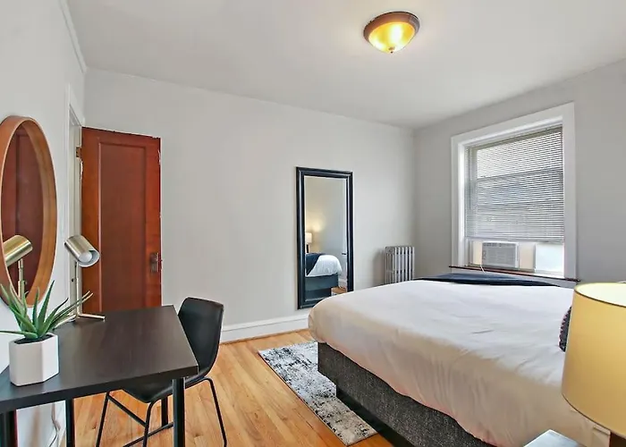 Prime In A 1br - Cullom F2